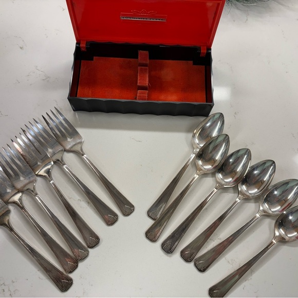 Community Silver Plate in Box - Picture 2 of 6